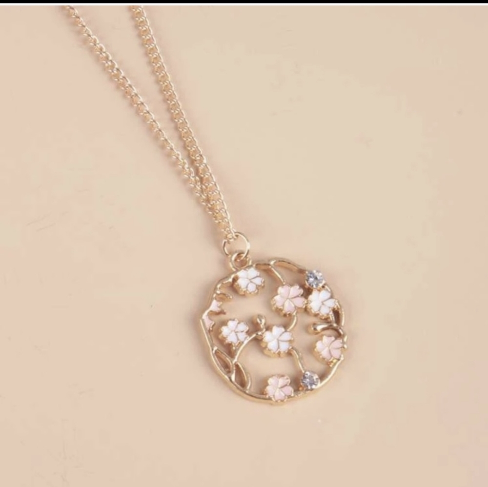 Flower charm necklace